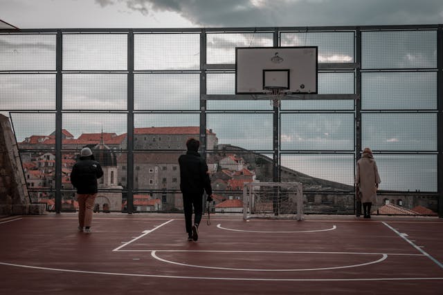 6 techniques pour une bonne adhérence sur le terrain de basket