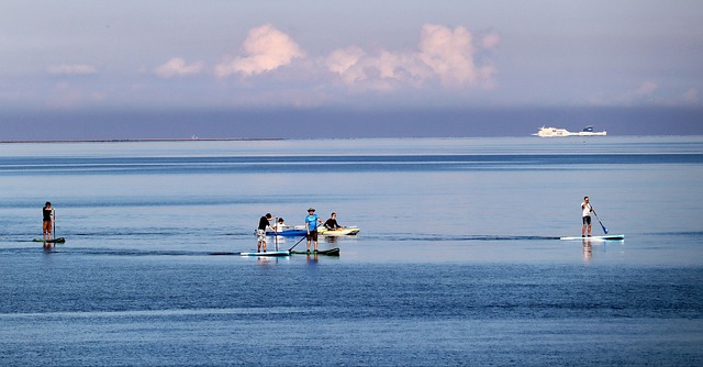 stand-up paddle